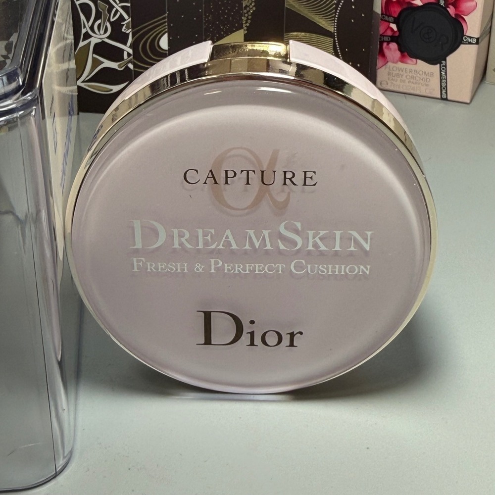 Dior • Capture Dreamskin • Fresh & Perfect Cushion Foundation • Shade 030 • New